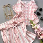 هوت شورت حريمي مريح وعصري - كود 0300