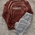 بيجامه قطيفه حريمي - كود 9077