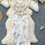 كاش مايوه أبيض بنقشة ورد