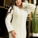 عباية بيتي شتوي قطيفة ناعمة بخياطة فخمة وتطريز ذهبي أنيق، بتديكي دفء وأناقة في كل لحظة ✨