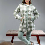 بيجامة شتوي بالروب قطيفة مربعات