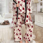 طقم بيت شتوي من لارا بخامة دافية وورود حمراء