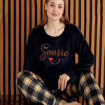 بيجامة شتوي نسائي اسود كاروه