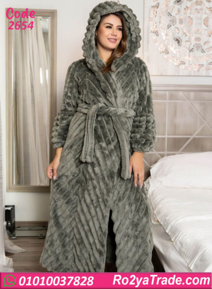 روب حريمي شتوي قطيفة بكابيشو