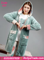 بيجامة قطيفة بغطاء رأس