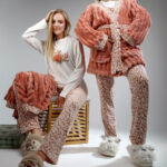 بيجامة قطيفة شتوي بالروب