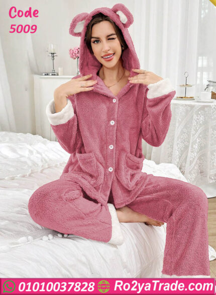 بيجامة حريمي شتوي قطيفة بكابيشو