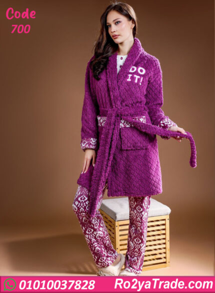 بيجامة حريمي شتوي 3 قطع بالروب