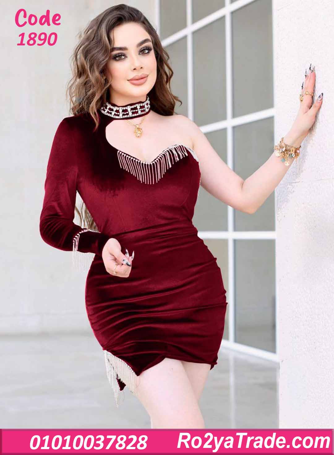 فستان شتوي قصير كتف واحد مخمل