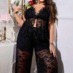 بيجامة دانتيل سكسي