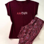 بيجامة صيفي حريمي قطن بلون نبيتي بطبعة AMOUR – كود 7222